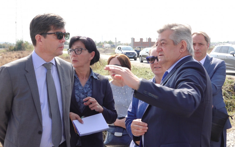 Mićić i Nelson obišli Industrijsku zonu dva u Bijeljini /FOTO/