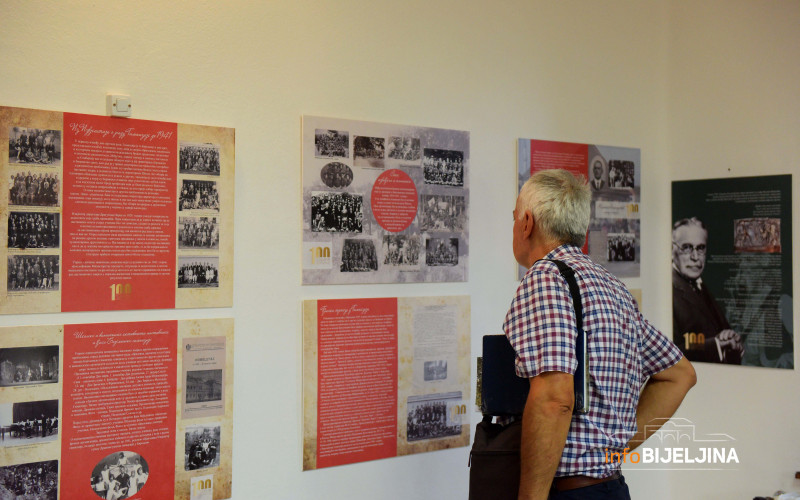 Gimnazija “Filip Višnjić” iznjedrila brojne generacije uglednih, vrijednih i uspješnih građana /FOTO/