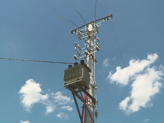 Otvorena trafo - stanica u Velikoj Obarskoj kod Bijeljine