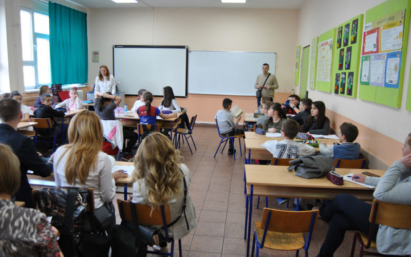 KOLIKO DANAS KOŠTA DJETINJSTVO U doba Juge stvari za djecu bile džabaka, a evo i zašto