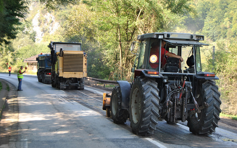 POČELI RADOVI Za rehabilitaciju puta Drinjača – Vlasenica 9,5 miliona KM