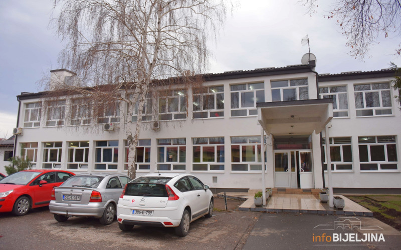 Vijek rada škole obilježen izdavanjem poštanske marke