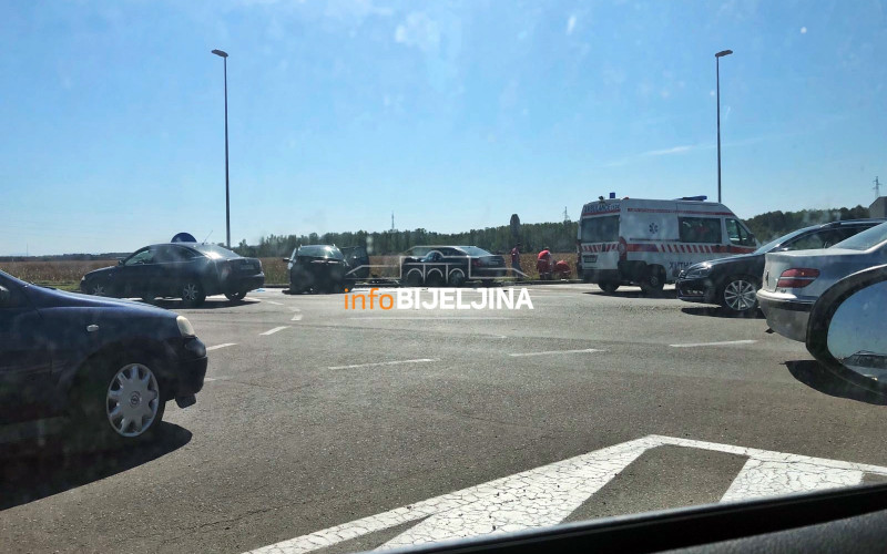 Bijeljina: Nezgoda na obilaznici, četiri lica prevezena na Urgentni blok /FOTO/
