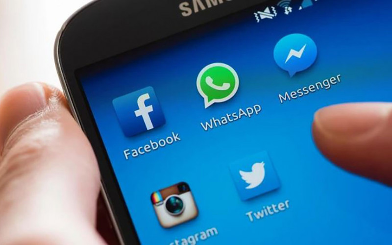 FEJSBUK KUPIO FIRMU KOJA PRAVI BOTOVE “Toliko dobro pišu da svi misle da su ljudi”