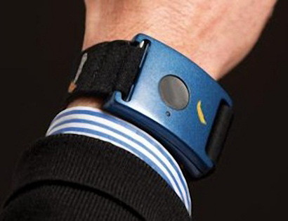 Fejsbuk razvija pametne naočare i narukvicu koja čita misli