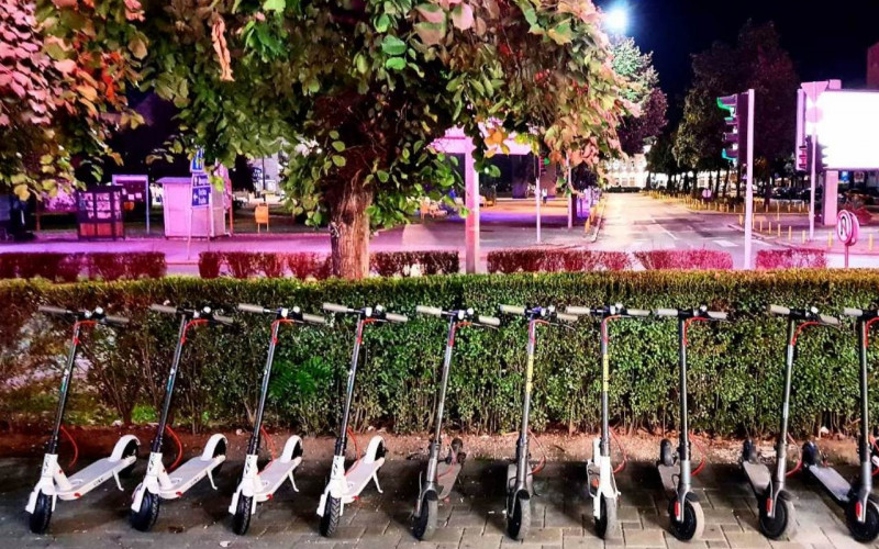 Bijeljina: Električni trotineti postali atrakcija u gradu /FOTO/