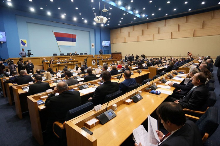 Zakon o osnovnom obrazovanju RS propisuje osnivanje privatnih osnovnih škola