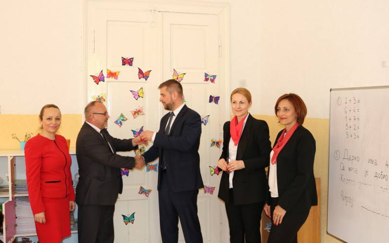 Uručeni udžbenici za 160 učenika OŠ ,,Sveti Sava