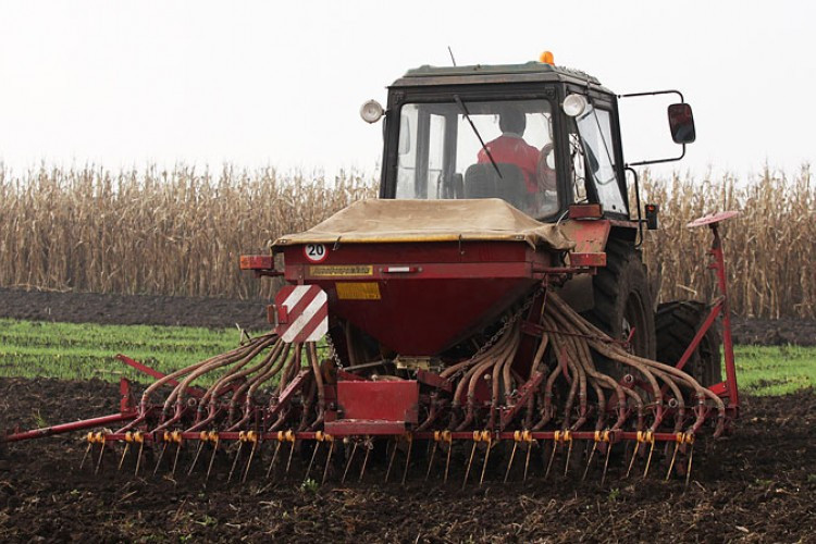 Počele pripreme za jesenju sjetvu: Dužina brazde zavisi od podsticaja