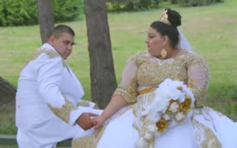 Raskošna svadba: Vjenčanica opšivena EVRIMA i zlatni lanac od PET kilograma