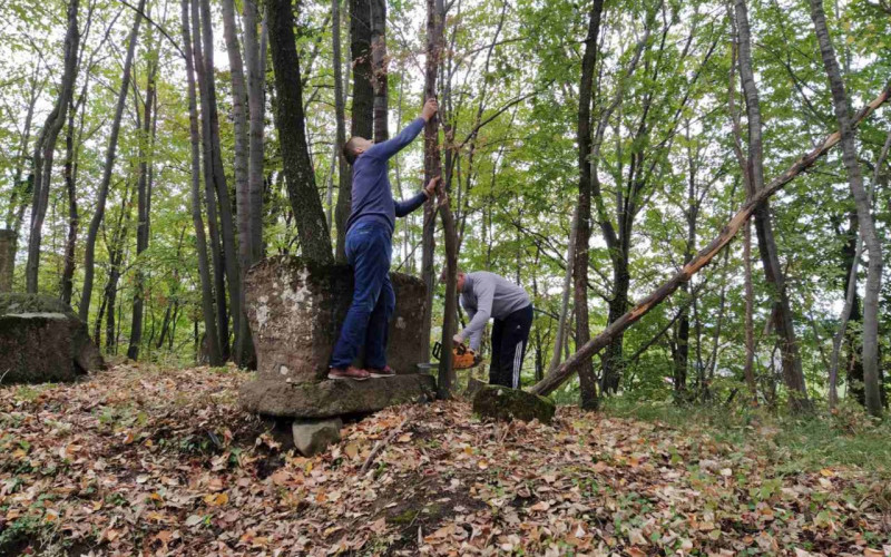 Lopare: Aktivisti udruženja „Dijak“ uredili biciklističku rutu „Stećci“
