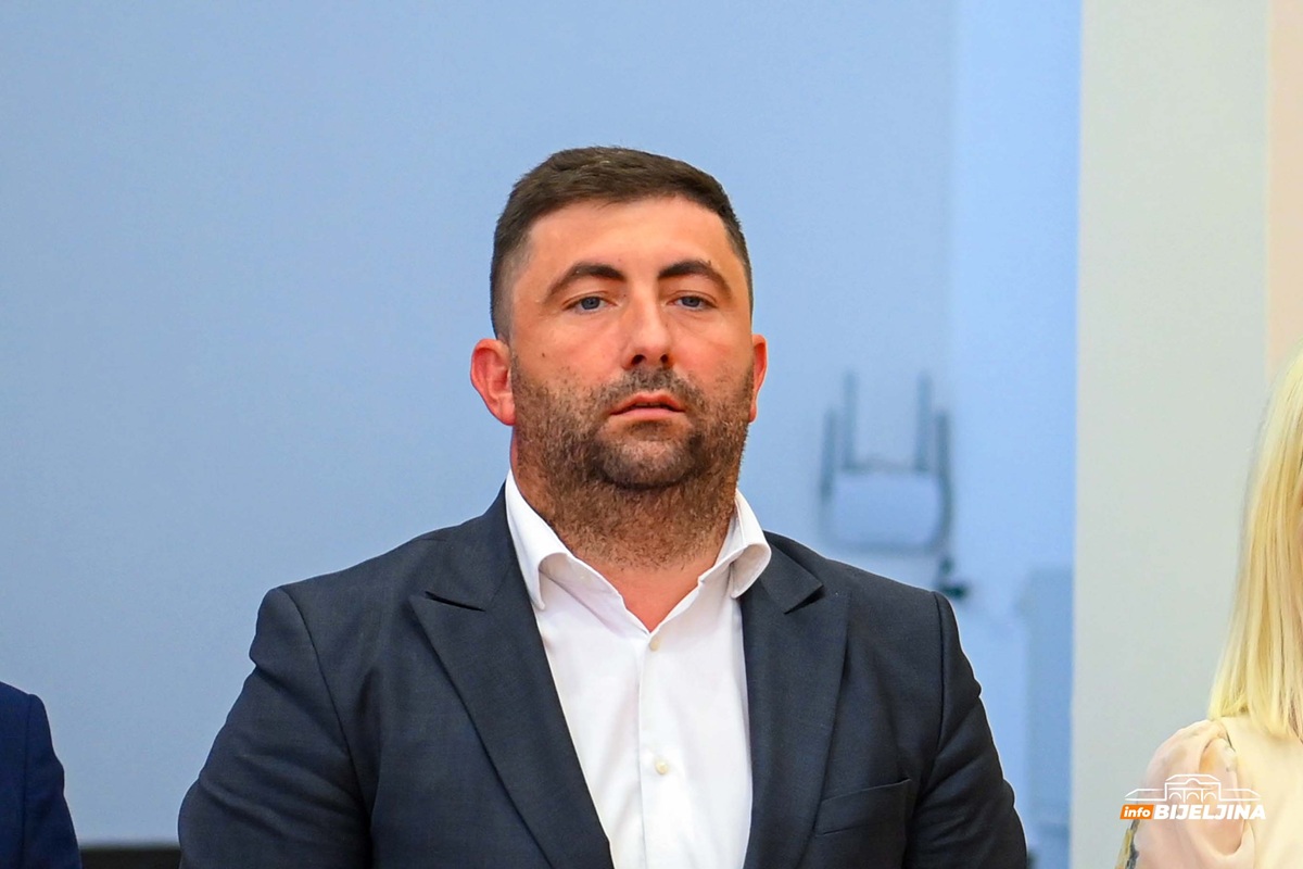 Šta je Petrović rekao na sjednici SDS-a u Bijeljini: “Mogao sam se i ja obogatiti, kao što su drugi”