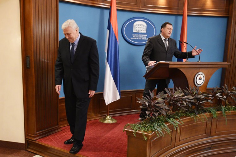 SNSD “pretresa” saradnju sa DNS-om na lokalu