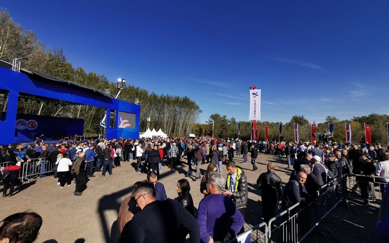 InfoBijeljina u Sremskoj Rači: Sve spremno za početak ceremonije /FOTO/