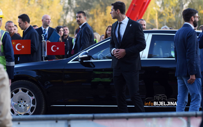 Erdoganova moćna limuzina od milion KM /FOTO/