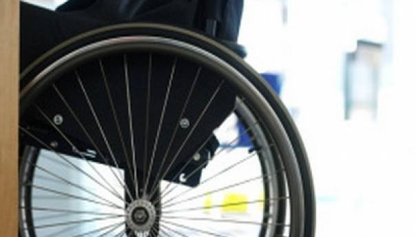 Baba u invalidskim kolicima sakrila tri kilograma kokaina