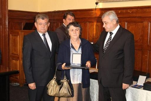 Porodicama uručena posthumna odlikovanja za 27 boraca