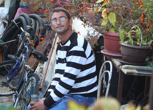 Velibor (32) je posle 13 godina ustao iz invalidskih kolica