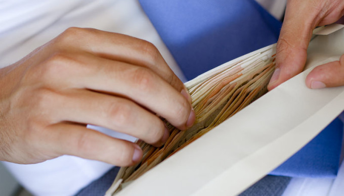 Bolesnom radniku davali 100 KM, po ostatak plate dolazili u bolnicu!