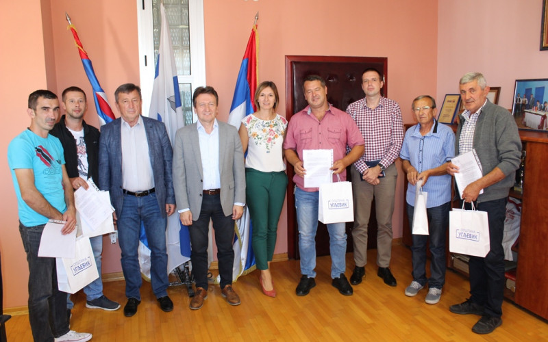 Opština Ugljevik stimulisala taksi prevoznike