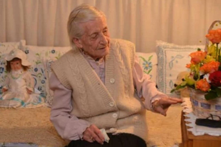 Novosađanka ima 105 godina, a još uvijek sama obrađuje baštu i usisava
