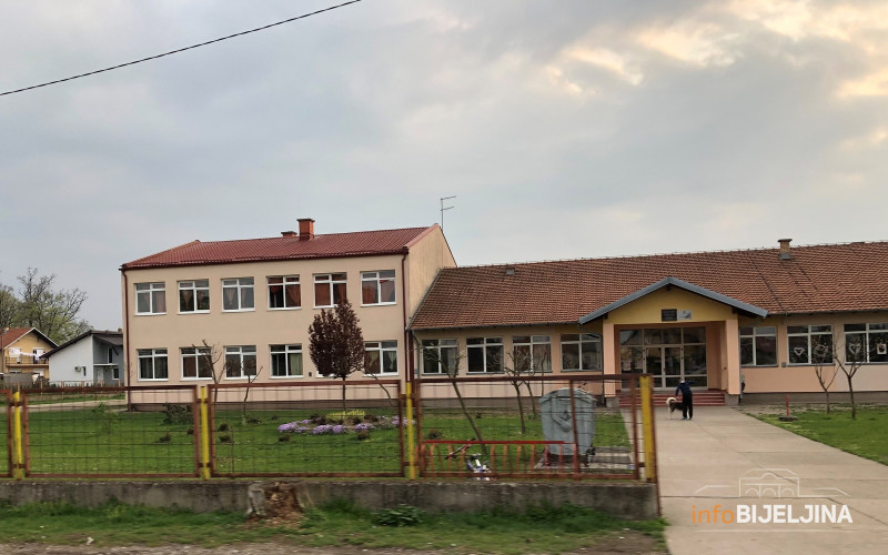 Gradska vlast manipuliše izgradnjom fiskulturne sale u PatkovačI