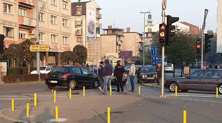 Udes u centru Bijeljine, velika materijalna šteta na vozilima