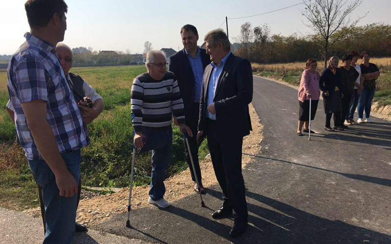 Asfaltirano novih 450 metara puta u Suvom Polju