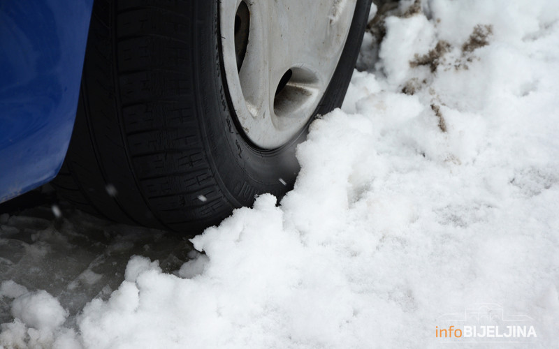 U Srbiji od sutra obavezna zimska oprema, od 15. novembra u Srpskoj i BiH