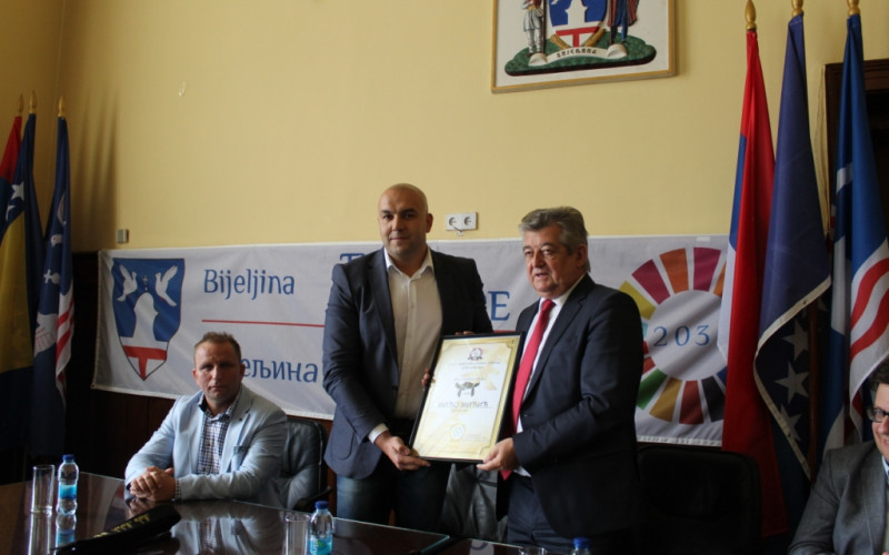 Majstorski džudo pojas gradonačelniku Mićiću