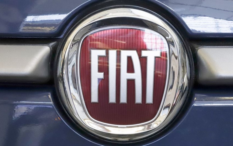 Fiat ukida male automobile