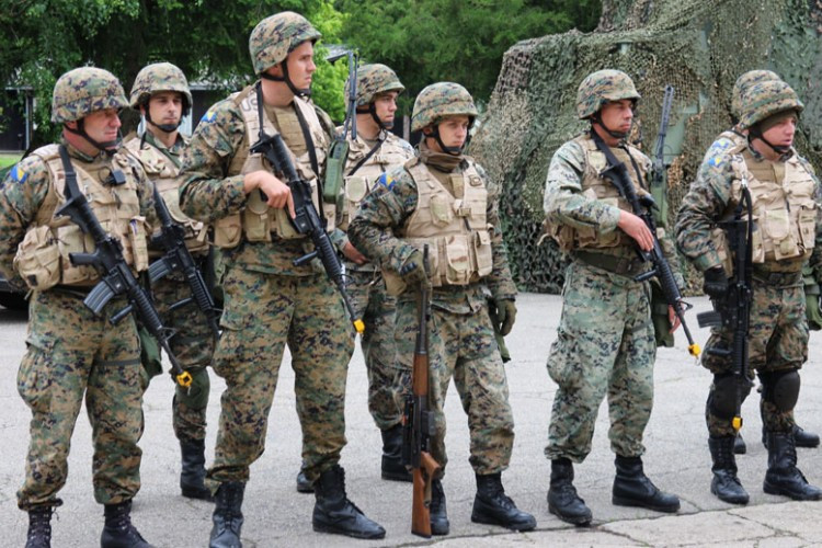 Ministarstvo odbrane traži pola miliona da isplate plate