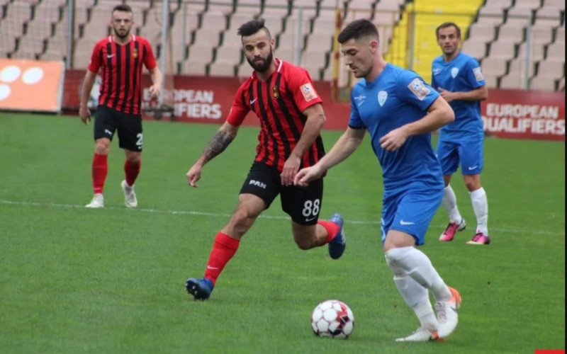 Fudbalerima Zvijezde 09 ukrali kopačke iz autobusa