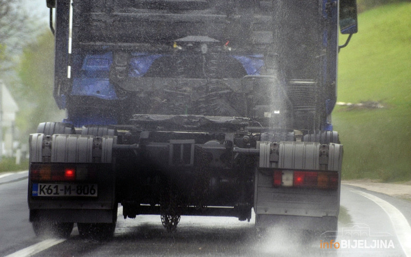 Mokri i klizavi kolovozi