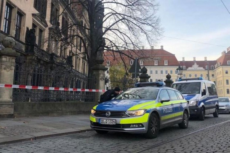 Pljačka u muzeju, ukrali nakit vrijedan milijardu evra