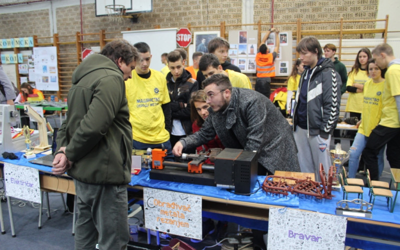 Otvoren 5. Sajam srednjih škola i zanimanja /FOTO/