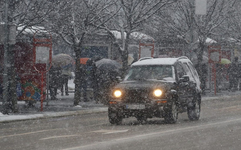 Snijeg se zabijelio u Banjaluci
