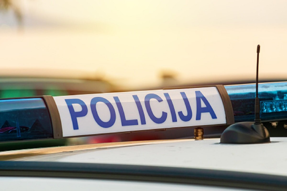 Pred sinom divljao, pljuvao, pa nokautirao saobraćajca u Zagrebu