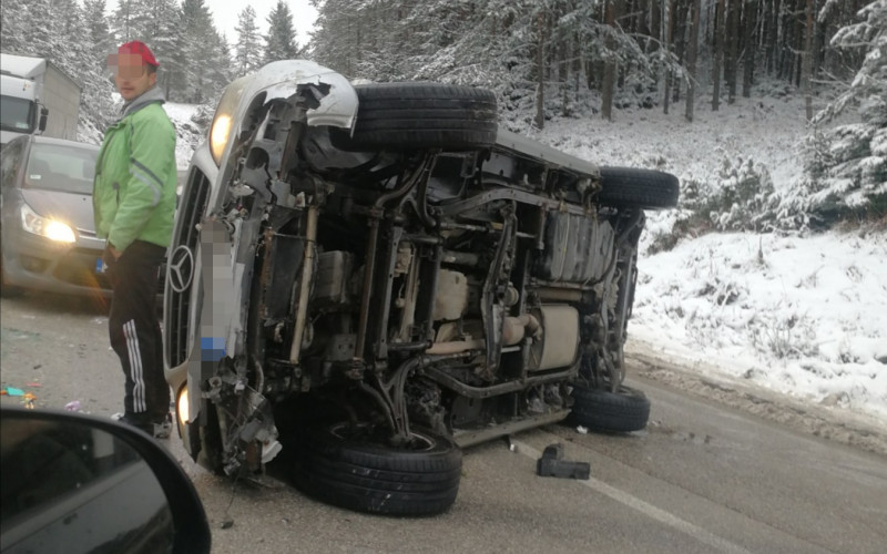 Prevrnuo se automobil, među povrijeđenima i dijete