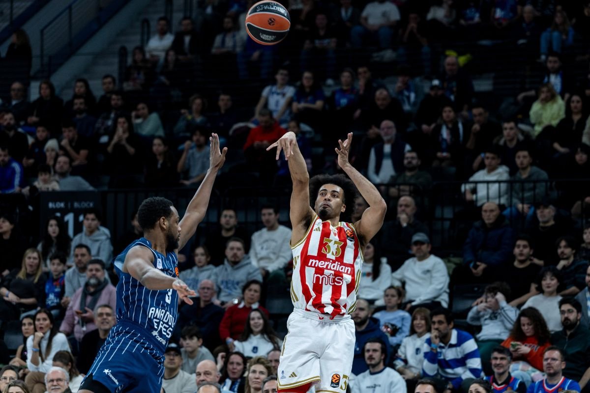 Prvi trijumf u Istanbulu: Zvezda deklasirala Efes 22 razlike