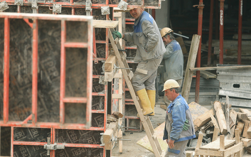 SAT RADA, KILO MAKARONA Standard radnika u privredi ispod svakog nivoa