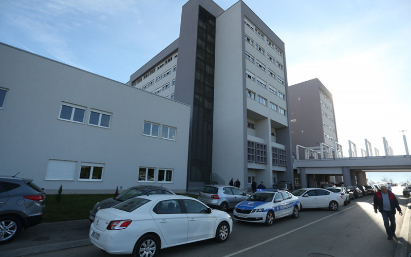 Užas u Kliničkom centru: Pacijent skočio sa četvrtog sprata, na mjestu ostao mrtav