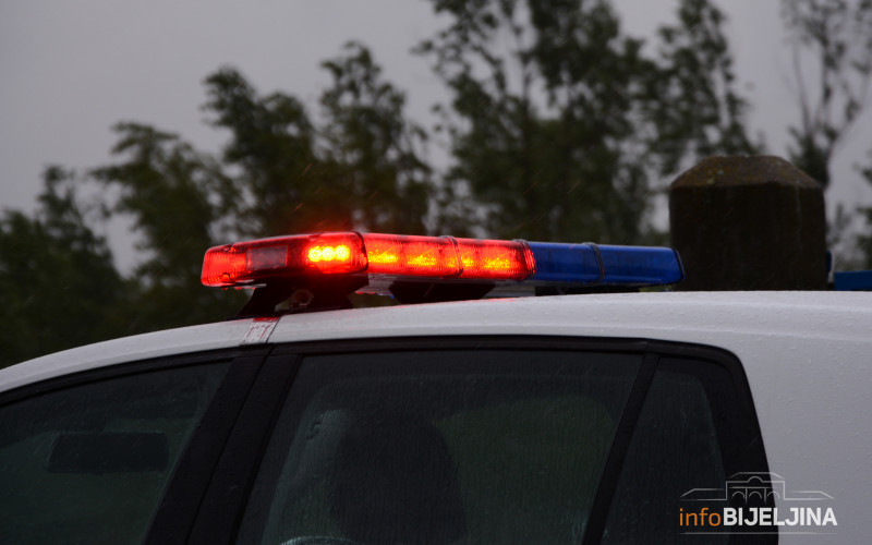 Zbog nezgode potpuno obustavljen saobraćaj na putu Bijeljina - Tuzla