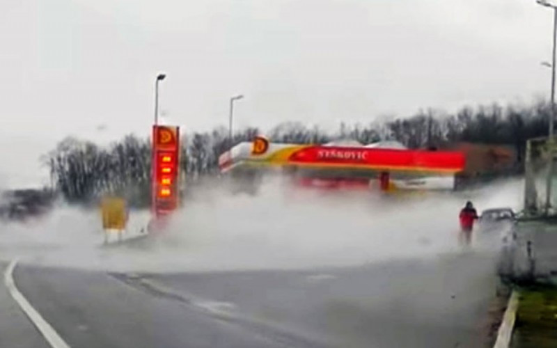 POZIV BI SPRIJEČIO TRAGEDIJU Gledali 40 minuta kako curi plin, policiju nazvali kad je BILO KASNO