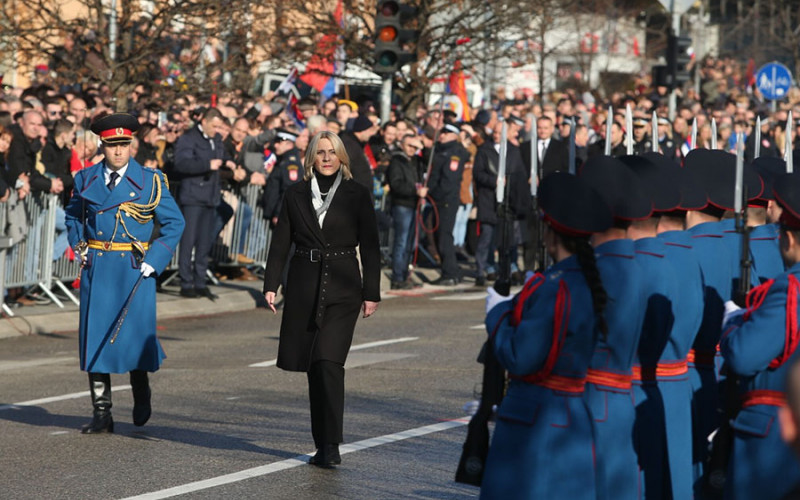 “SRPSKA IDE SIGURNIM PUTEM” Jasna poruka predsjednice povodom Dana Republike