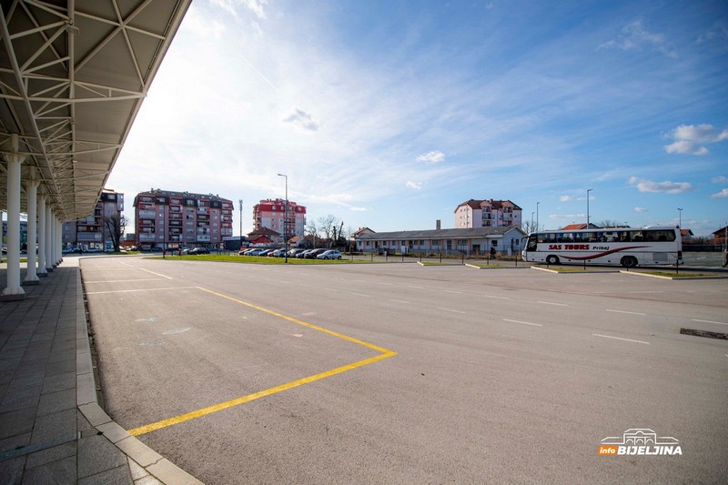 Bijeljina dobila gradski prevoz: Kakvo je stanje na stajalištima? (FOTO)