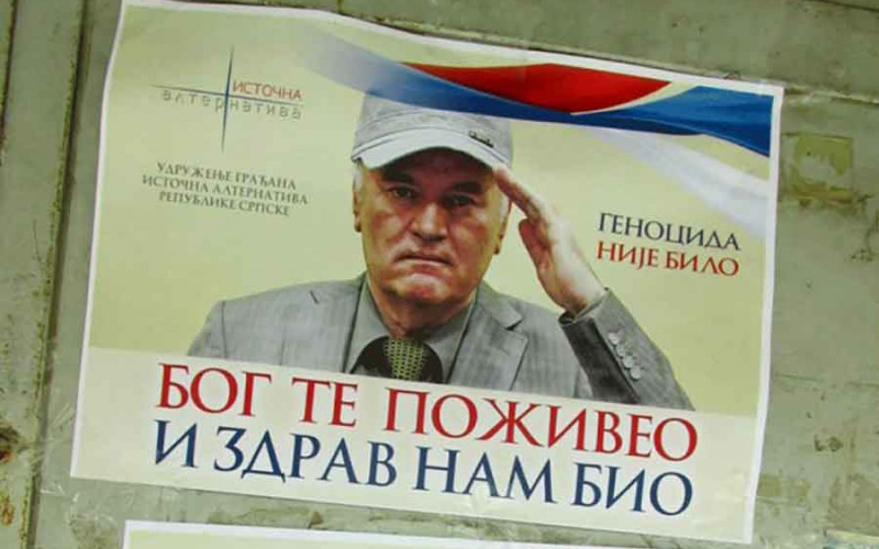 U Srebrenici osvanuli plakati sa likom Ratka Mladića - ,,Genocida nije bilo