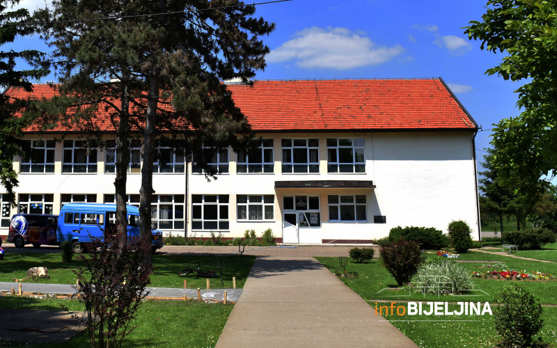 Princeza Katarina donirala 26.000 evra za obnovu škole u Brocu kod Bijeljine