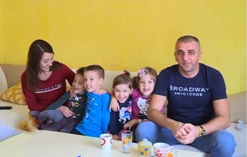 Bračni par Stanišić iz Bijeljine - ponosni roditelji duplih blizanaca