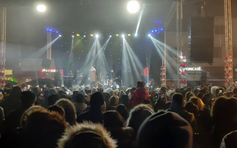 Bijeljina: Doček na trgu uz koncert Leksington benda